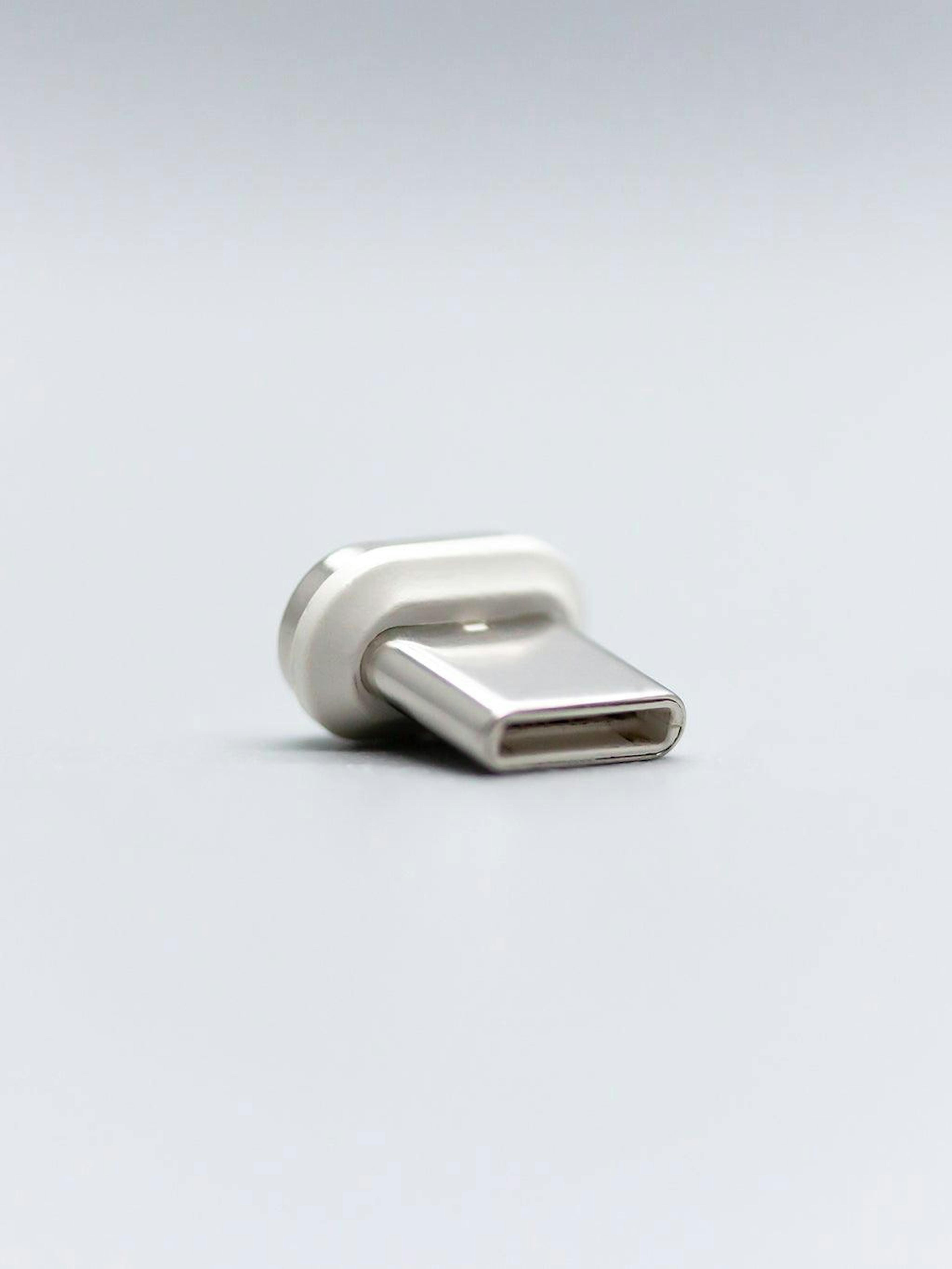 Sustainable Universal Charging Cable | All-in-one